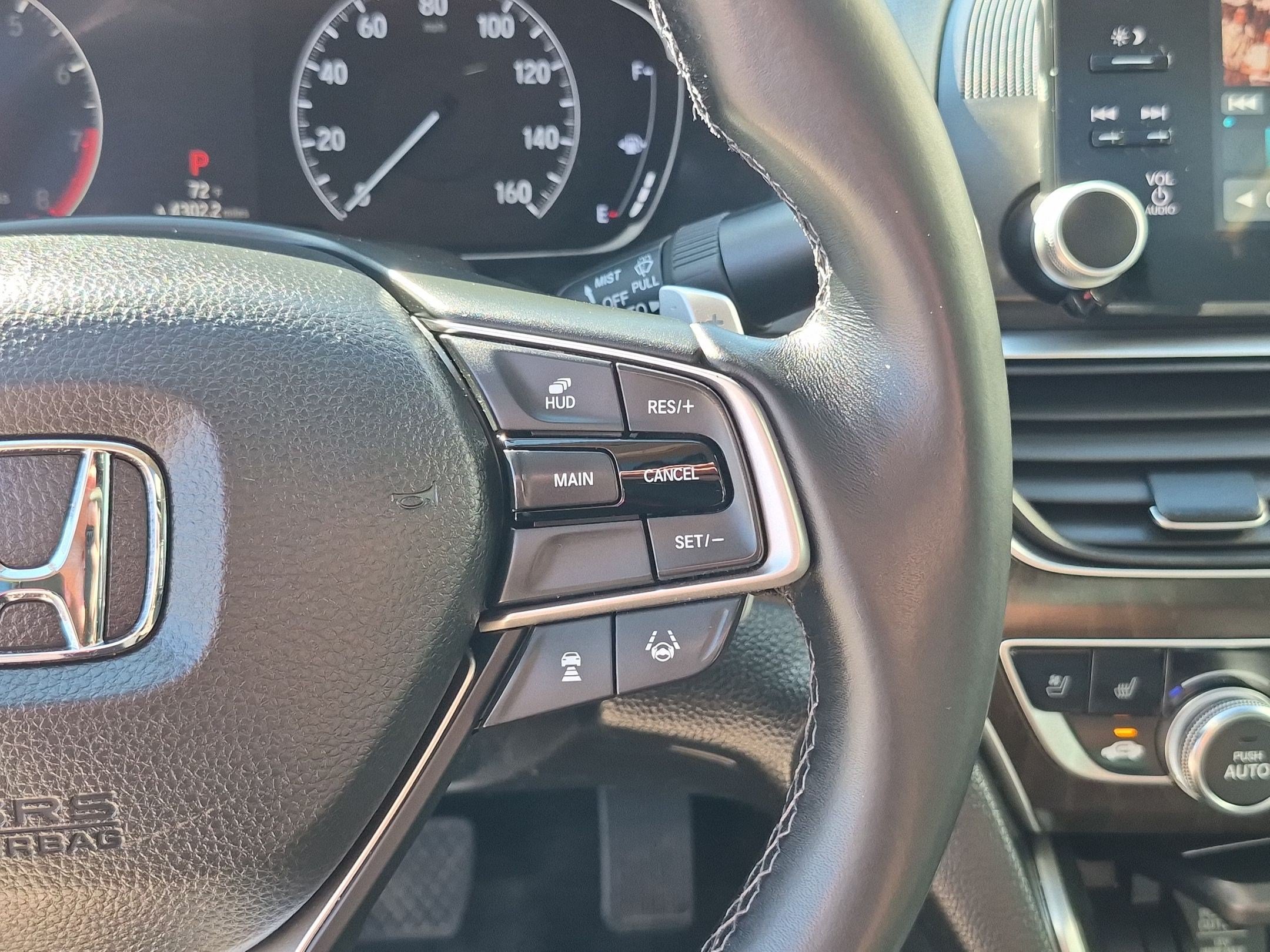 Used 2018 Honda Accord Touring image 21