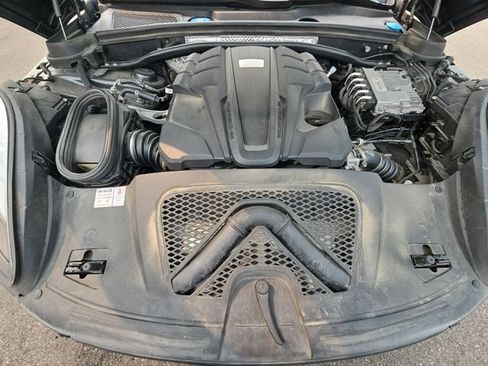 Used 2021 Porsche Macan S AWD/4WD image 32
