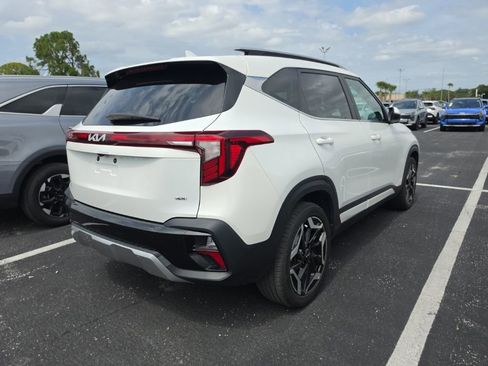 Used 2024 Kia Seltos SX w/ SX Sunroof Package AWD/4WD image 15