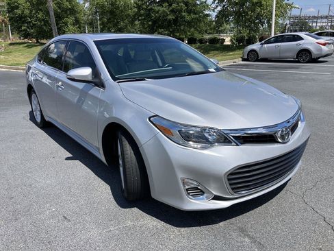 Used 2013 Toyota Avalon XLE Premium FWD image 7
