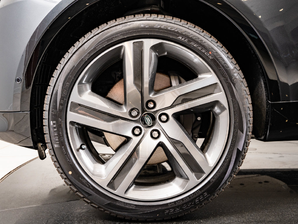 New 2026 Land Rover Discovery Limited Edition AWD/4WD image 13