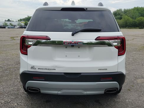 Used 2023 GMC Acadia SLT w/ Technology Package AWD/4WD image 6