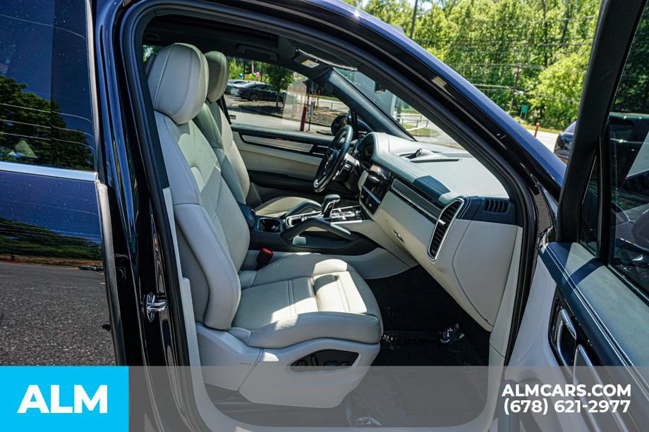 Used 2023 Porsche Cayenne AWD/4WD image 22