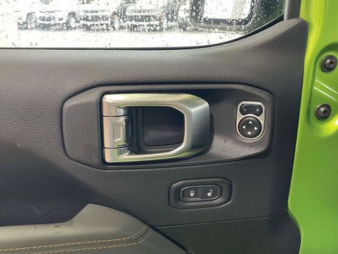 New 2025 Jeep Gladiator Mojave image 24