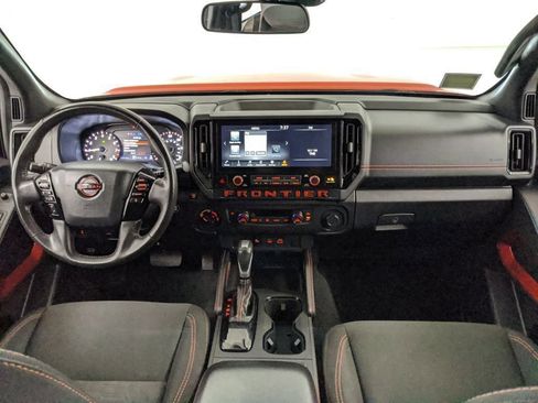 Used 2025 Nissan Frontier PRO-4X AWD/4WD image 8