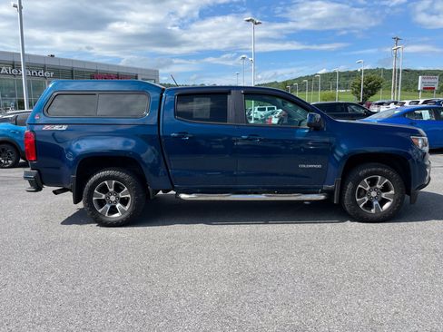 Used 2019 Chevrolet Colorado Z71 AWD/4WD image 2