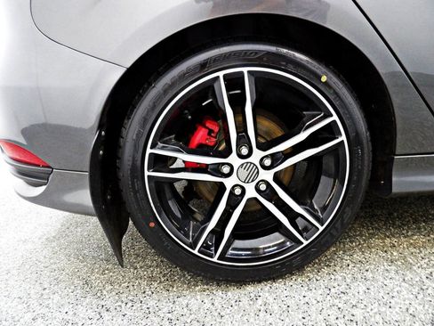 Used 2016 Ford Focus ST w/ Equipment Group 401A FWD image 27