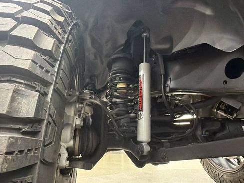 Used 2025 Jeep Wrangler Unlimited Sahara w/ Safety Group AWD/4WD image 16