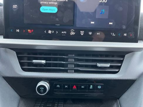 Used 2025 Ford Explorer ST-Line w/ Premium Package image 21