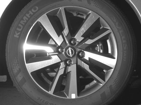 Used 2025 Nissan Versa SV image 13