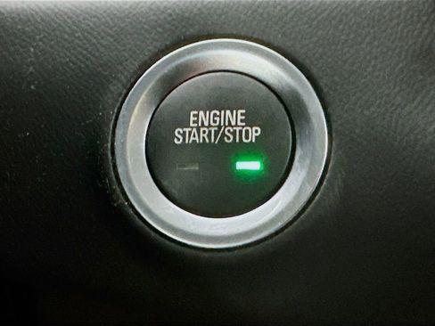 Used 2020 GMC Terrain SLE w/ Elevation Edition image 27