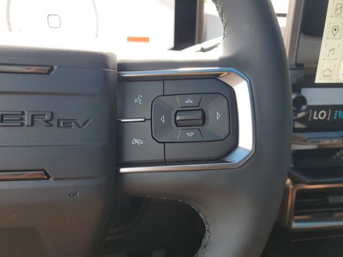 New 2025 GMC Hummer EV 2X image 23