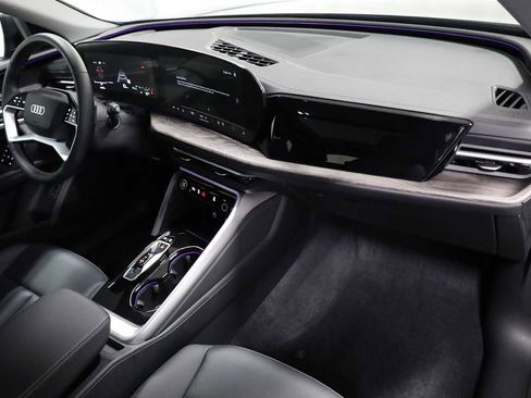 Certified 2025 Audi Q5 Premium w/ Convenience Package image 6