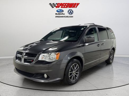 Used 2017 Dodge Grand Caravan SXT FWD image 12