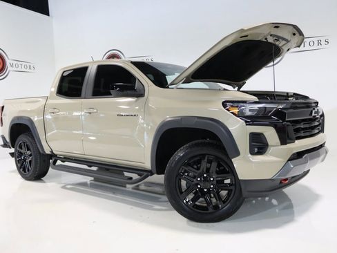 Used 2024 Chevrolet Colorado Z71 w/ Z71 Convenience Package 2 image 32