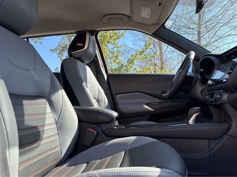 Used 2024 Nissan Kicks SR w/ SR Premium Package FWD image 11
