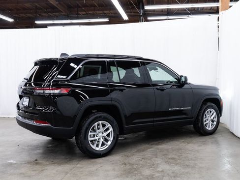 New 2026 Jeep Grand Cherokee Laredo image 6