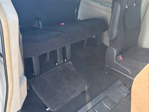 Used 2011 Chrysler Town & Country Touring w/ Security Group image 22