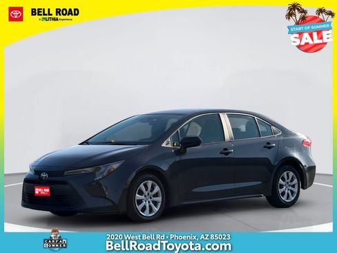 Used 2025 Toyota Corolla LE FWD image 1