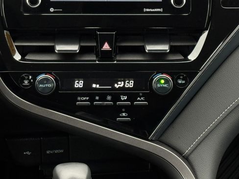 Used 2024 Toyota Camry SE image 20