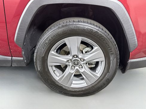 Used 2022 Toyota RAV4 XLE image 32