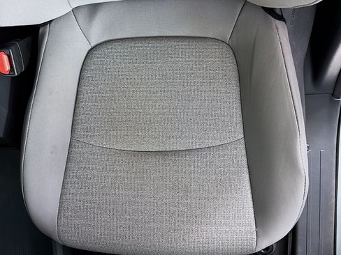 Used 2024 Toyota Sienna LE AWD/4WD image 18