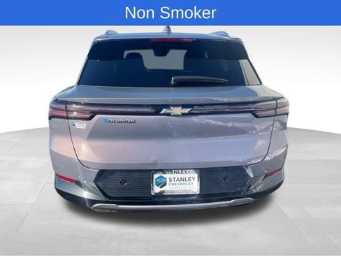 Used 2025 Chevrolet Equinox EV LT w/ Convenience Package image 4