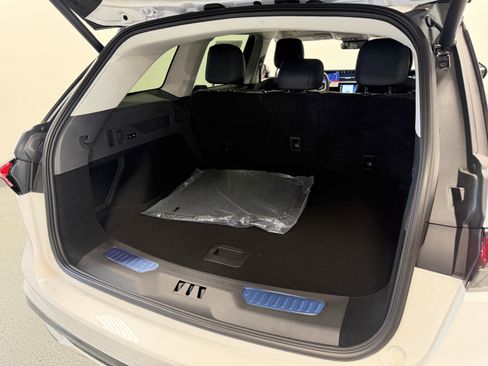 New 2026 Lincoln Nautilus Reserve w/ Jet Appearance Package AWD/4WD image 26