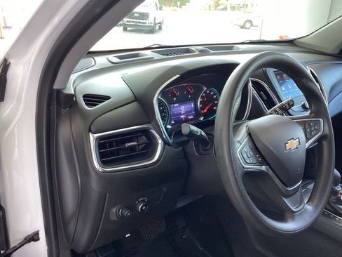 Used 2023 Chevrolet Equinox LT image 9
