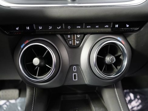 Used 2024 Chevrolet Blazer LT w/ Convenience Package AWD/4WD image 31