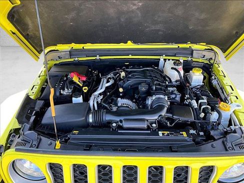 Used 2023 Jeep Gladiator Overland AWD/4WD image 11