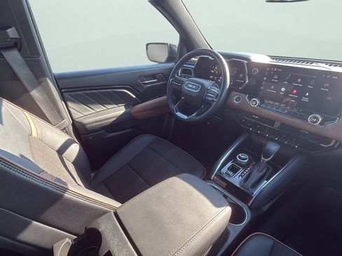 Used 2026 GMC Canyon AT4 AWD/4WD image 14