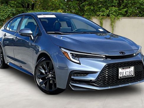 Certified 2025 Toyota Corolla XSE image 1