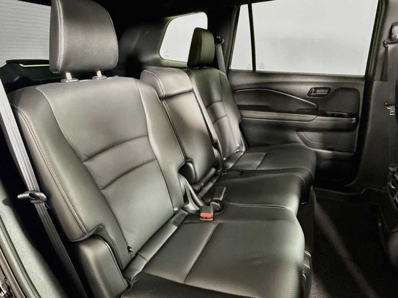 Certified 2025 Honda Passport EX-L image 35