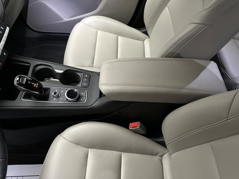 Used 2021 Cadillac XT4 Luxury image 39