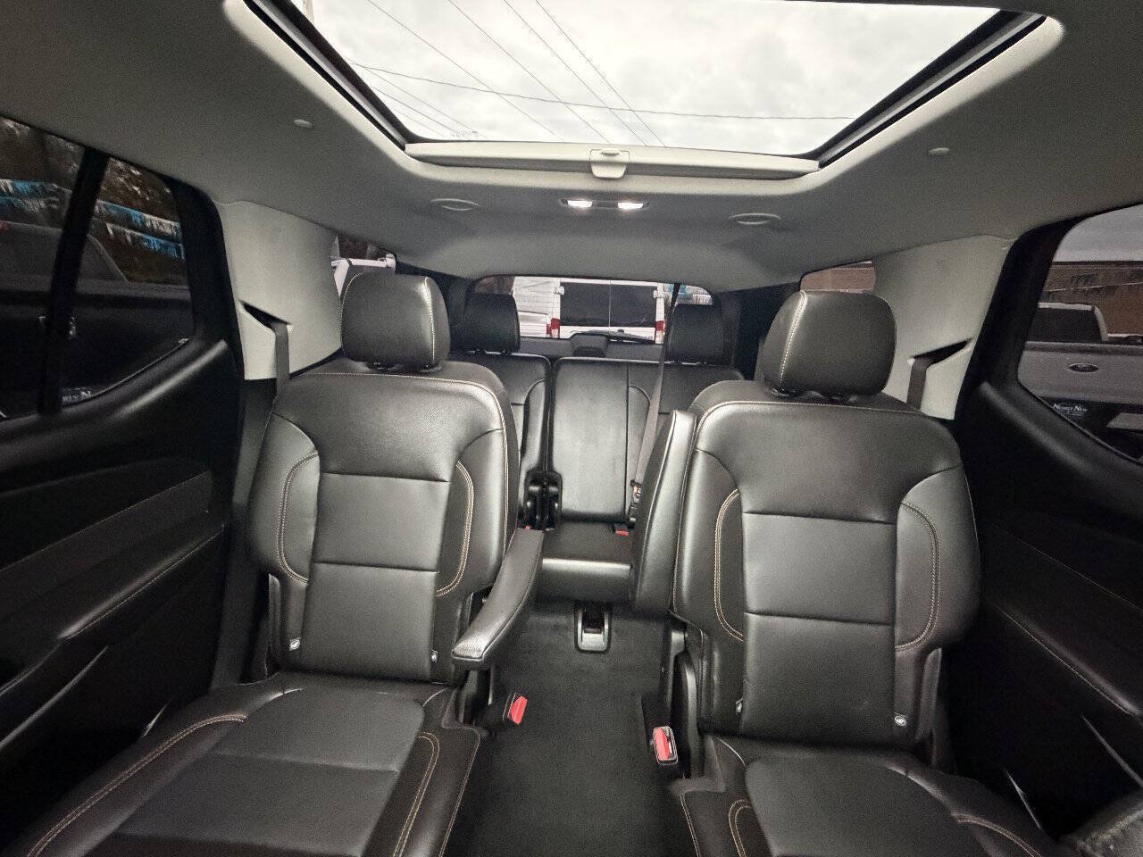 Used 2021 Chevrolet Traverse Premier w/ Redline Edition AWD/4WD image 28