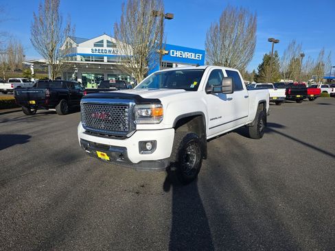 Used 2015 GMC Sierra 3500 Denali image 2