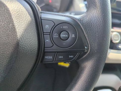 Used 2025 Toyota Corolla LE FWD image 16