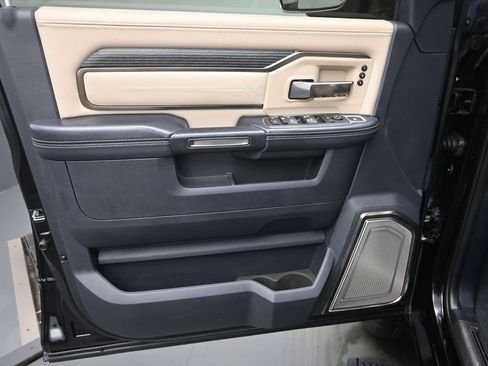 Used 2022 RAM 2500 Limited image 12