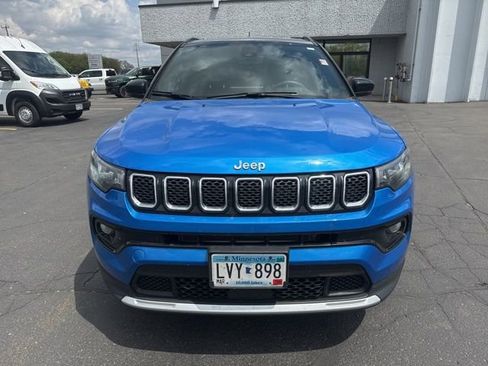 Used 2024 Jeep Compass Limited AWD/4WD image 2