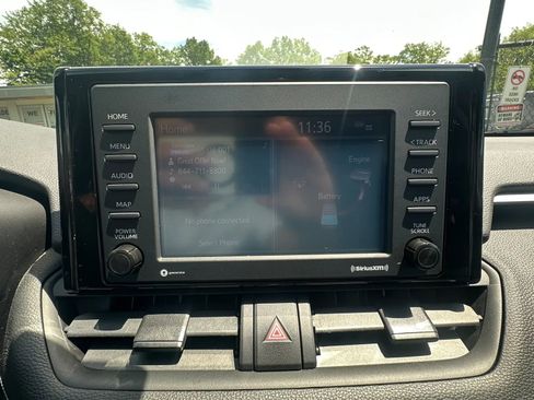 Used 2021 Toyota RAV4 LE AWD/4WD image 14