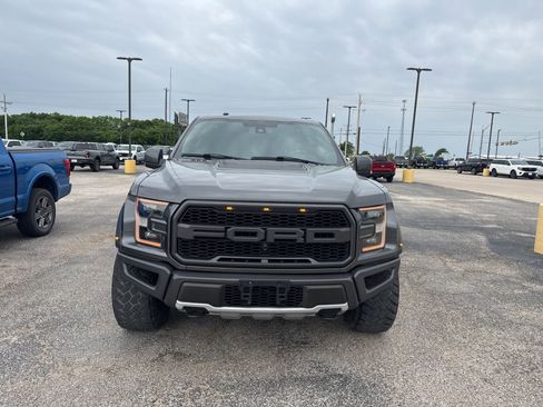 Used 2018 Ford F150 Raptor w/ Equipment Group 802A Luxury image 2