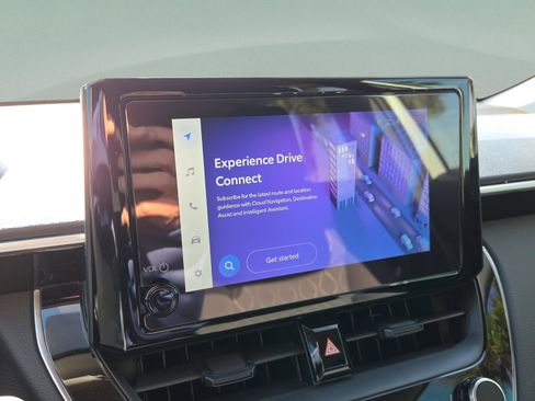 Certified 2024 Toyota Corolla Cross LE image 20