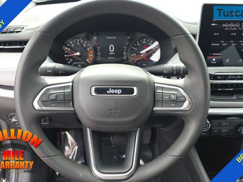 Used 2024 Jeep Compass Latitude AWD/4WD image 16