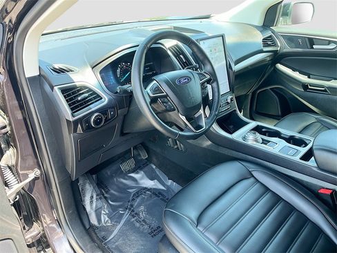 Used 2024 Ford Edge SEL image 9