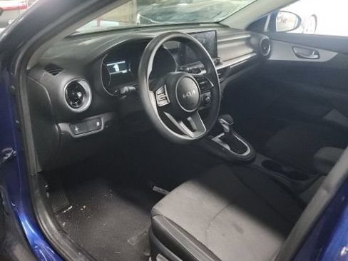 Certified 2023 Kia Forte LXS FWD image 7
