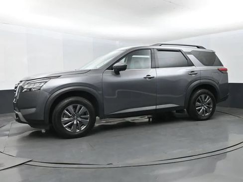 Used 2024 Nissan Pathfinder SV FWD image 5