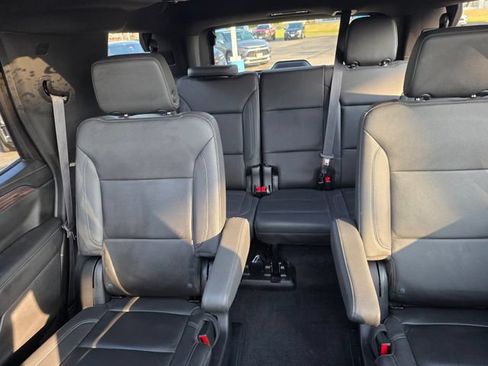 Used 2023 Chevrolet Tahoe Z71 w/ Luxury Package AWD/4WD image 38