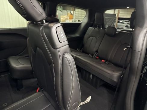 New 2026 Chrysler Pacifica Select w/ S Appearance Package image 7