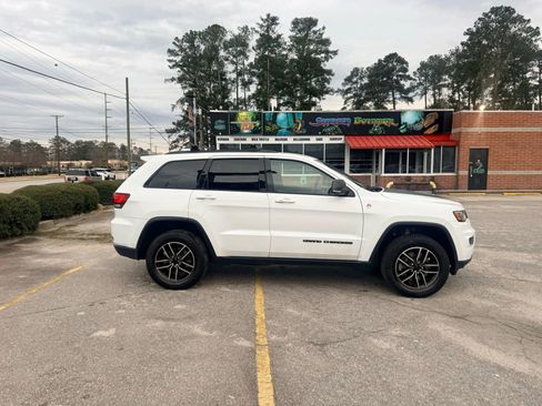Used 2019 Jeep Grand Cherokee Trailhawk image 8